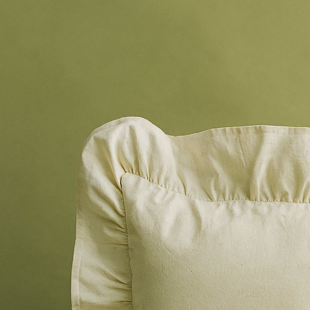 Ekru Fırfırlı Kare Kırlent Kılıfı Homerest