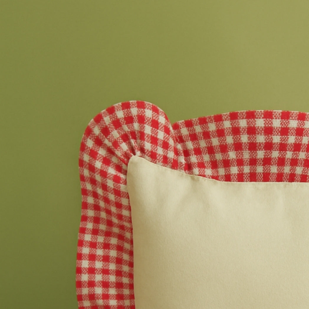Kırmızı Pötikare Fırfırlı Ekru Kare Kırlent Kılıfı Homerest